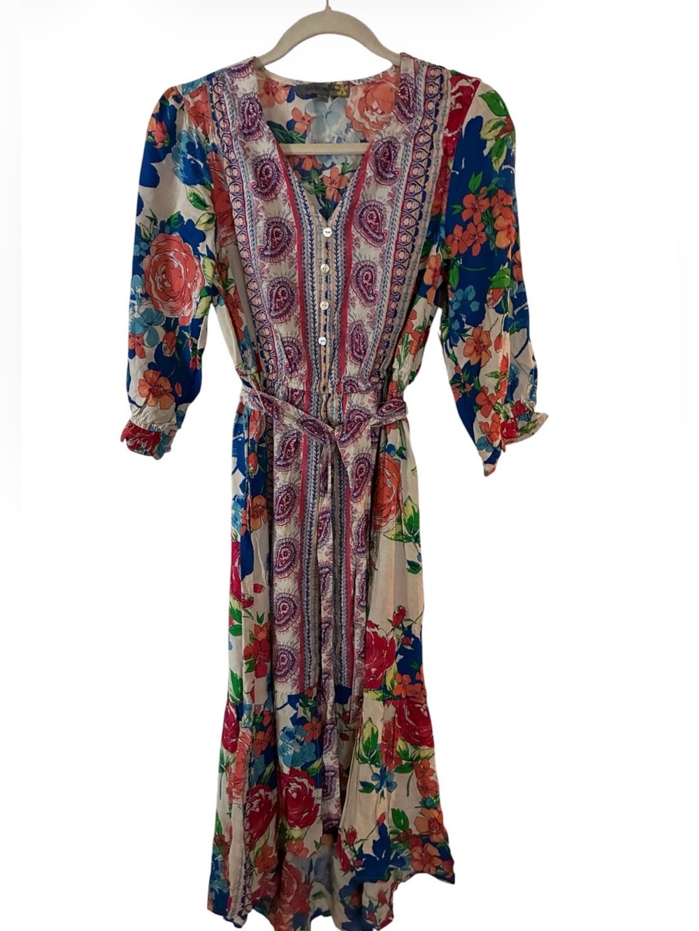 NWT Figueroa & Flower dress in floral print V-neck, buttons, belted waist. Sz S
